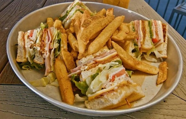 Gaido's Seaside Inn image 25